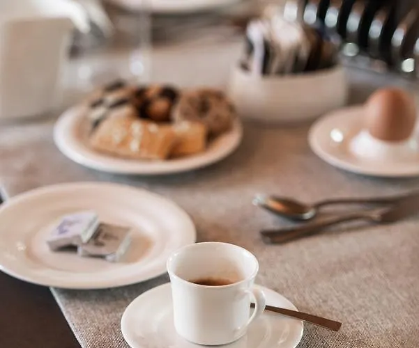 Relais San Vigilio Al Castello Hotel