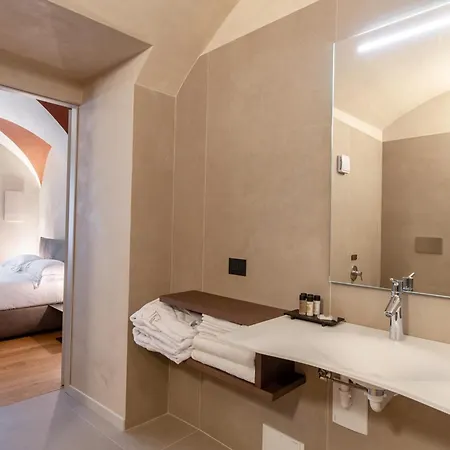 酒店 Relais San Vigilio Al Castello 4*