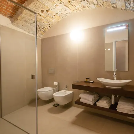Otel Relais San Vigilio Al Castello