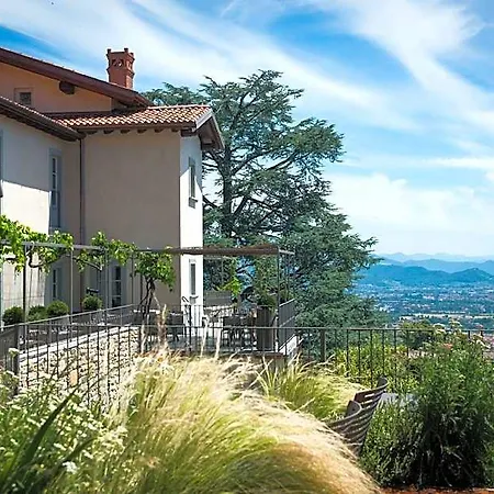 Relais San Vigilio Al Castello Hotel