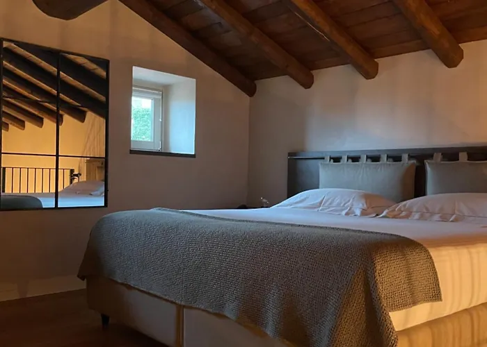 Отель Relais San Vigilio Al Castello 4*