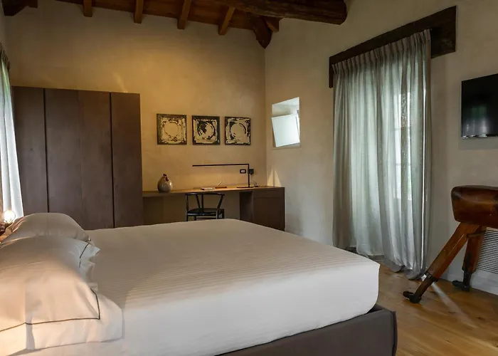 Relais San Vigilio Al Castello Отель