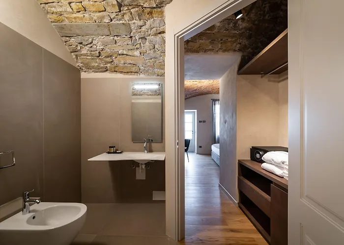 Relais San Vigilio Al Castello Hotel 4*