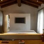 Relais San Vigilio Al Castello 4*