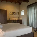 Relais San Vigilio Al Castello Hotel