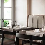 Hotel Relais San Vigilio Al Castello 4*
