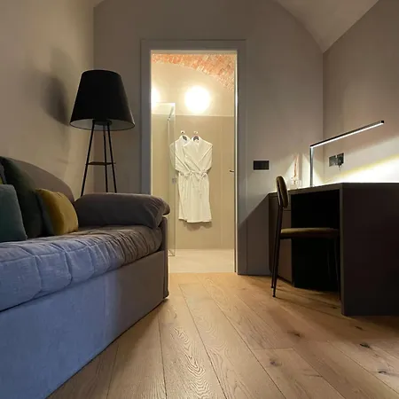 מלון Relais San Vigilio Al Castello 4*